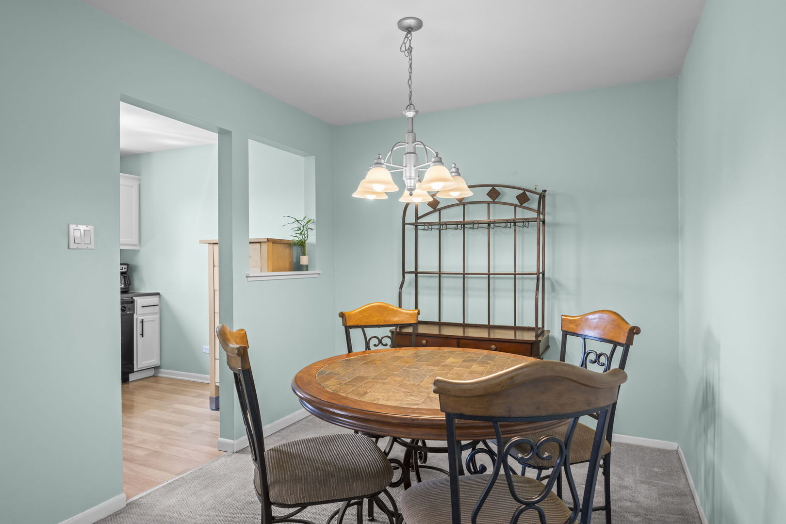 831 E Coach Road #4, Palatine, IL 60074