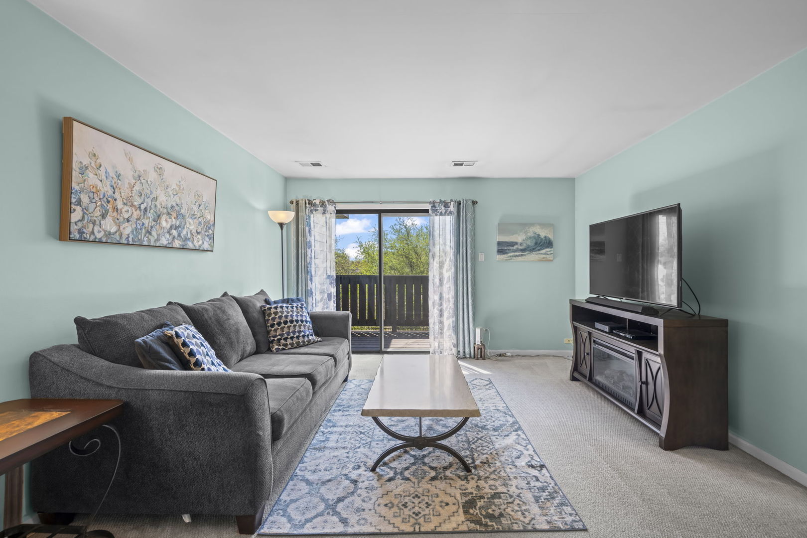 831 E Coach Road #4, Palatine, IL 60074