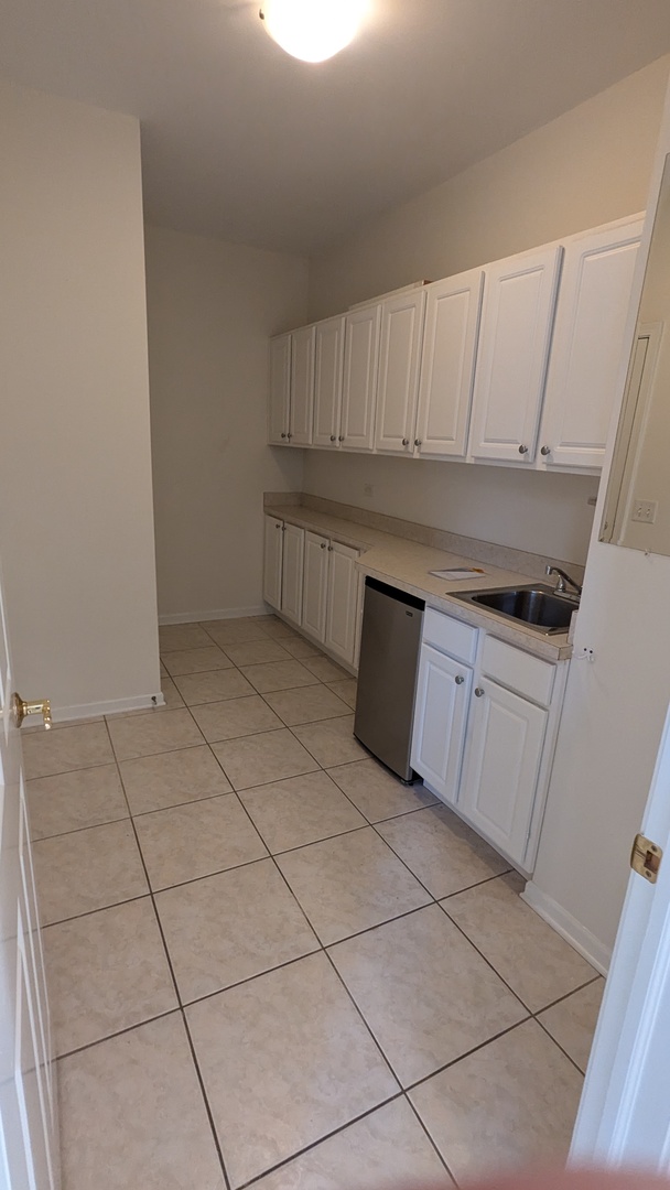 243 Colonial Drive, Vernon Hills, IL 60061