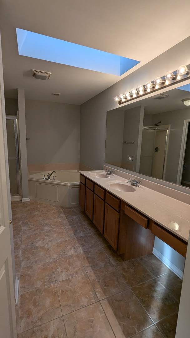 243 Colonial Drive, Vernon Hills, IL 60061