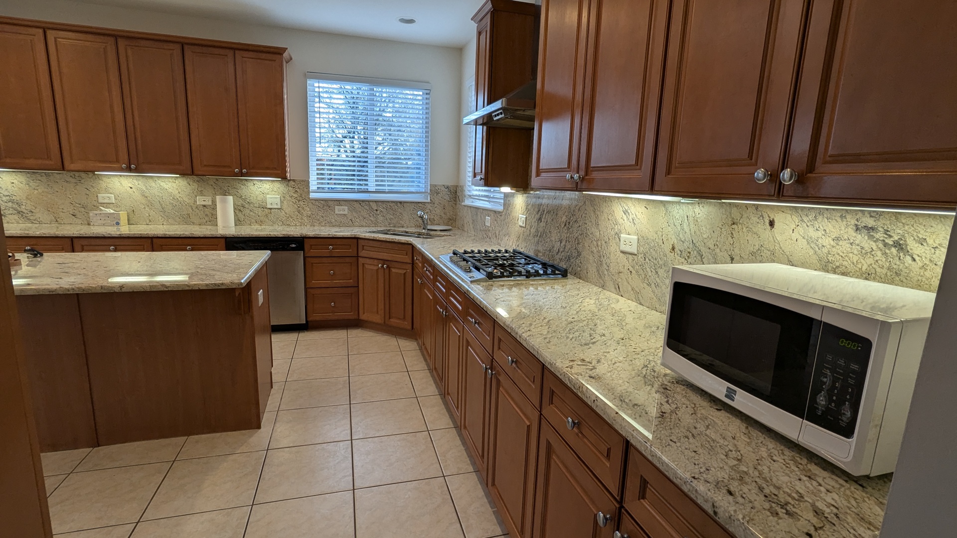 243 Colonial Drive, Vernon Hills, IL 60061