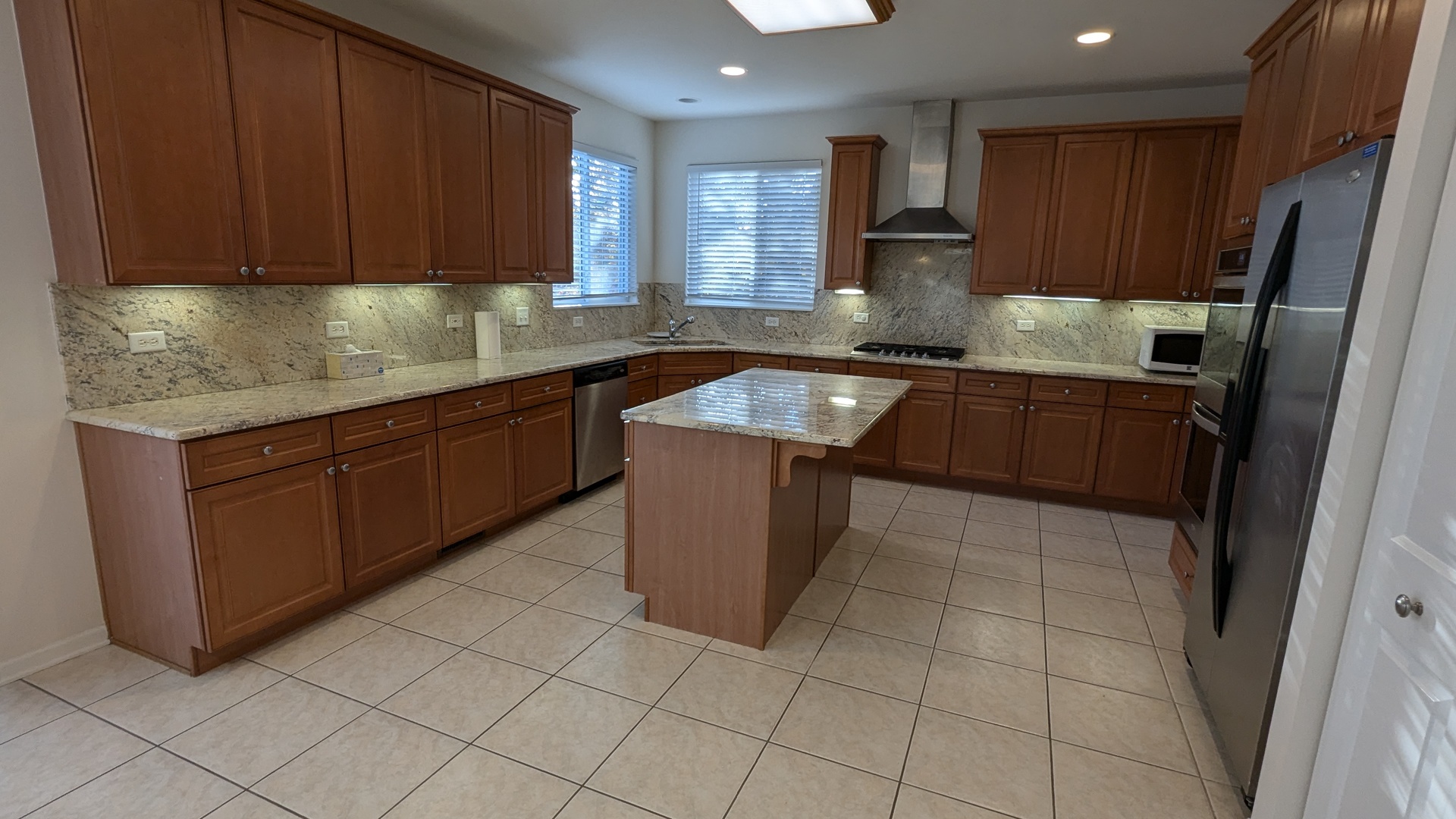 243 Colonial Drive, Vernon Hills, IL 60061