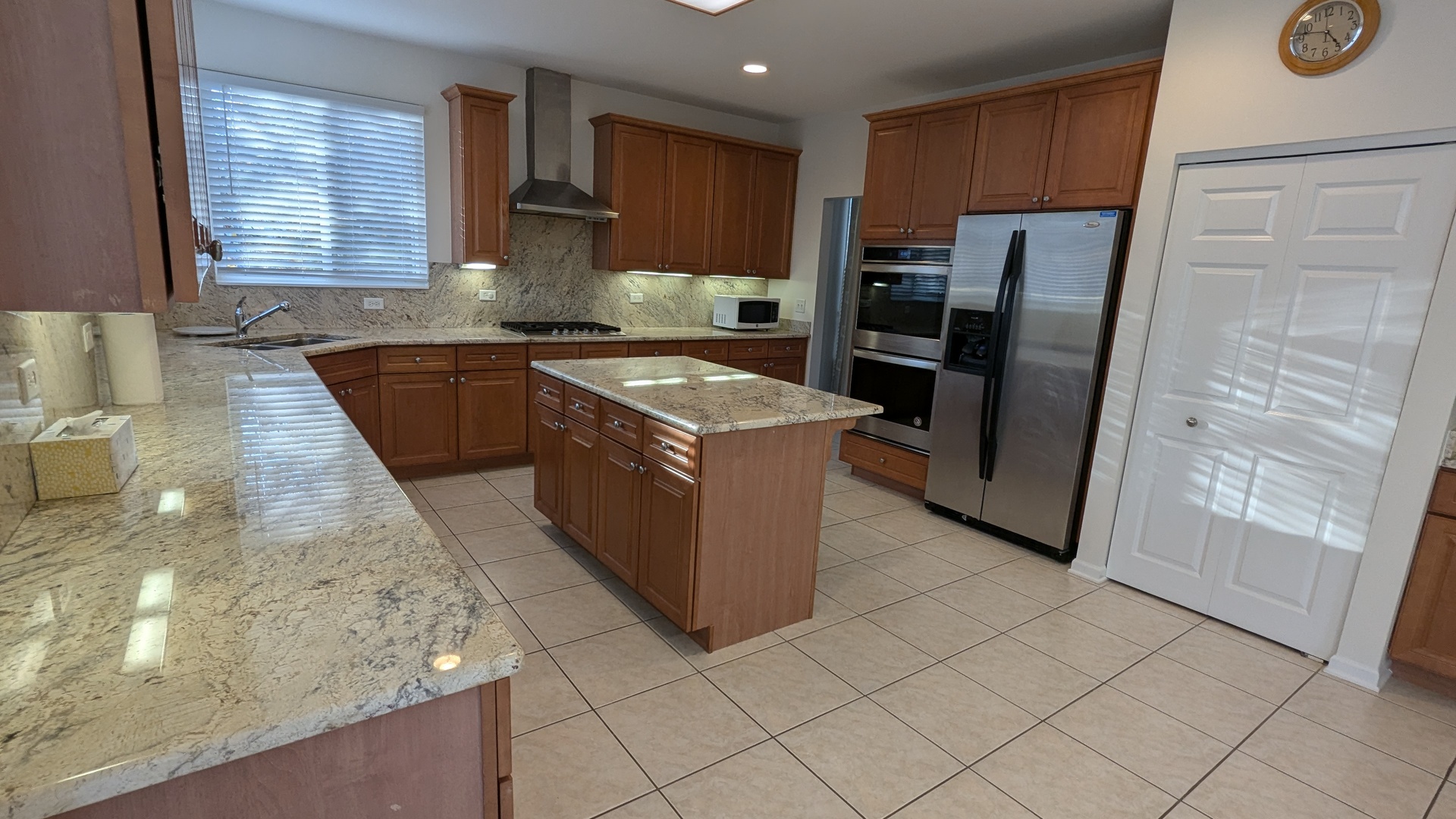 243 Colonial Drive, Vernon Hills, IL 60061