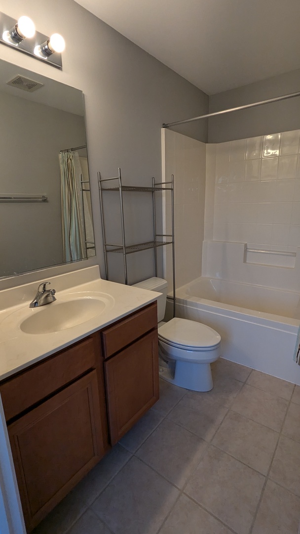 243 Colonial Drive, Vernon Hills, IL 60061