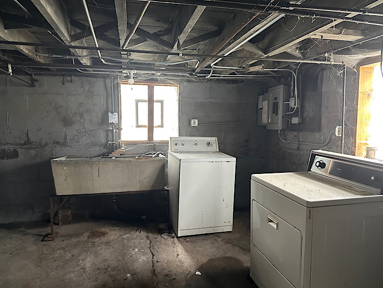 128 S 12th Avenue, Maywood, IL 60153