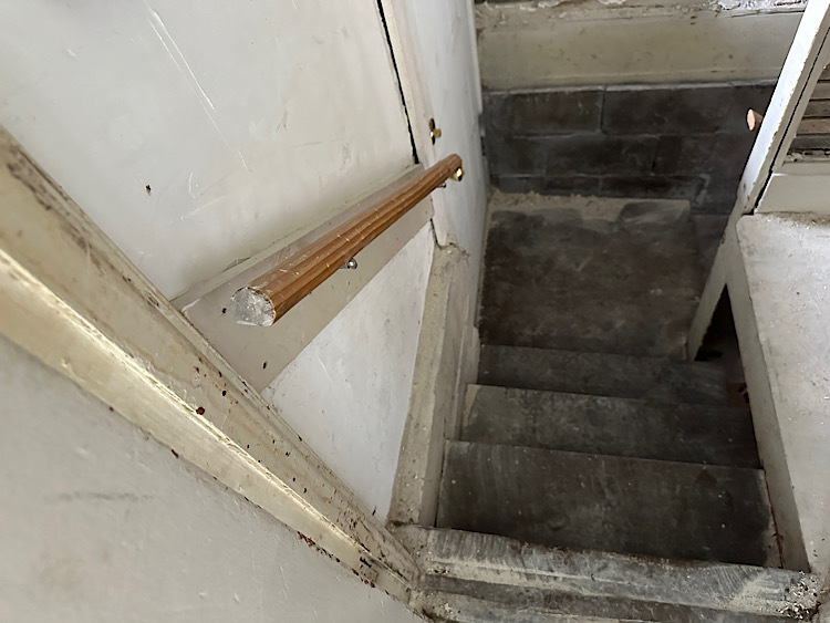 128 S 12th Avenue, Maywood, IL 60153