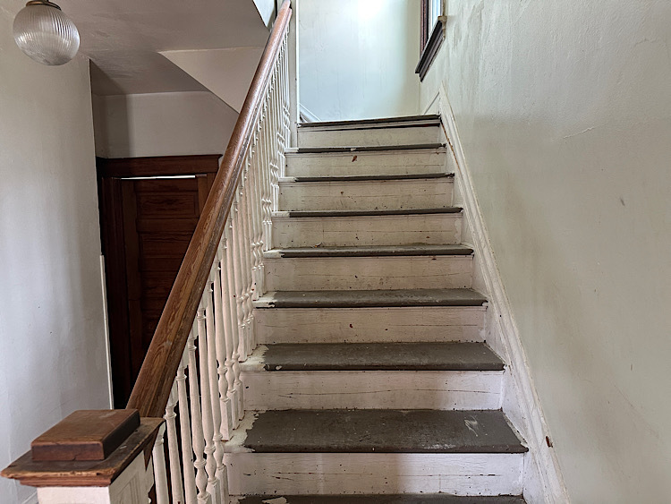 128 S 12th Avenue, Maywood, IL 60153