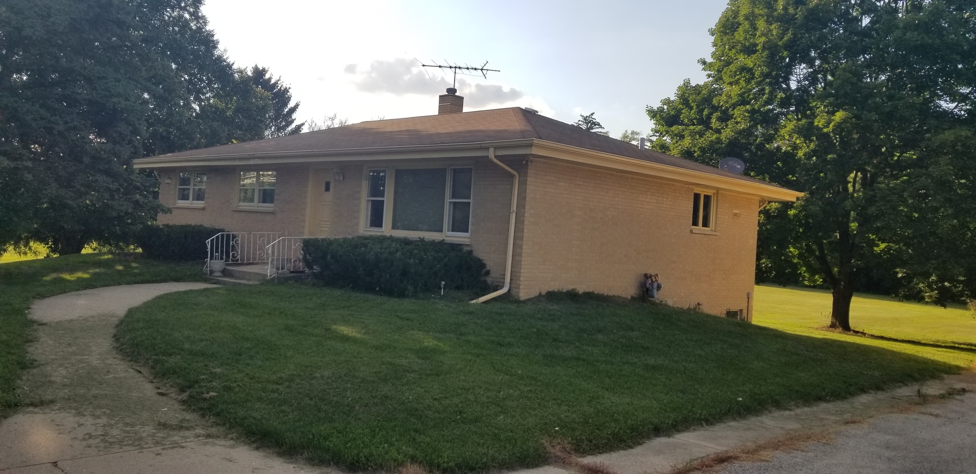 1220 83 Street, Downers Grove, IL 60516