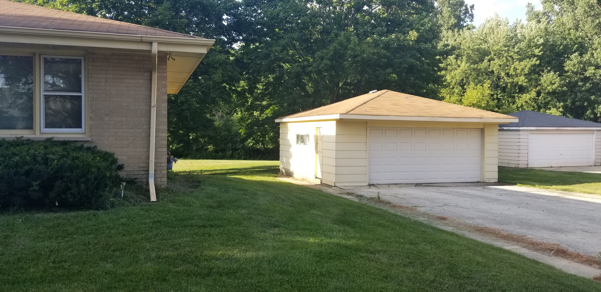 1220 83 Street, Downers Grove, IL 60516