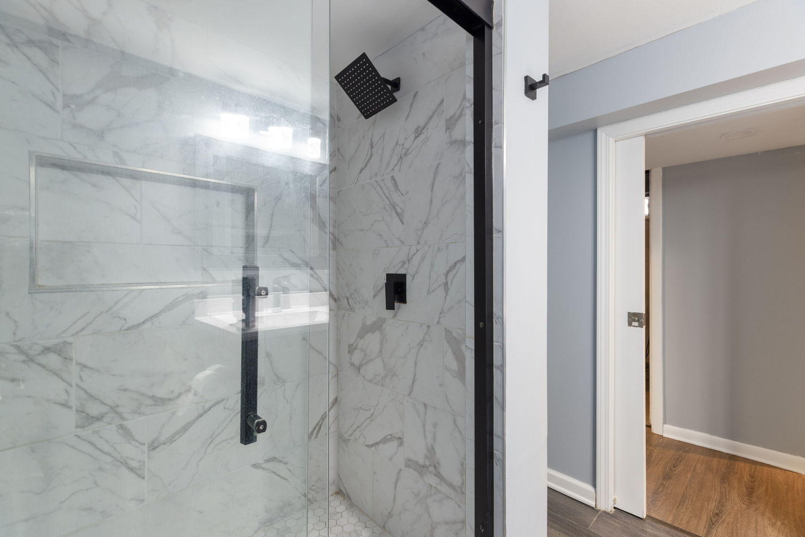 6718 W Forest Preserve Drive, Harwood Heights, IL 60706