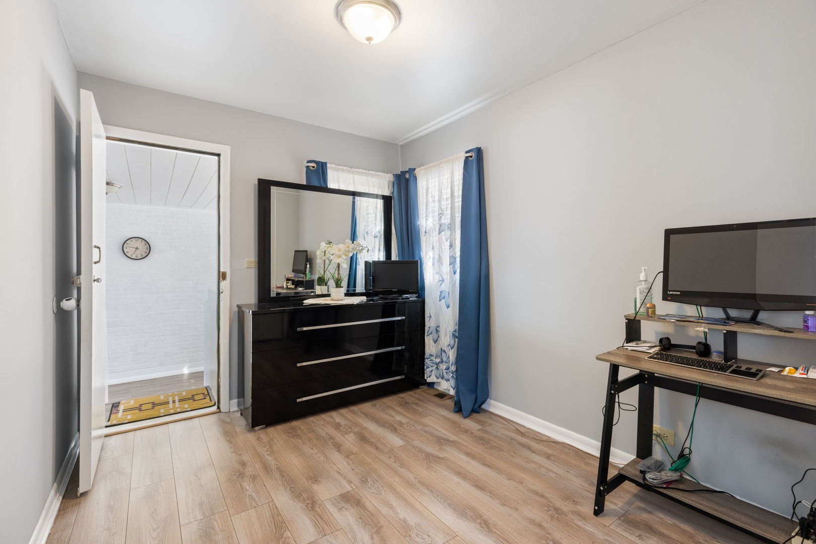 6718 W Forest Preserve Drive, Harwood Heights, IL 60706