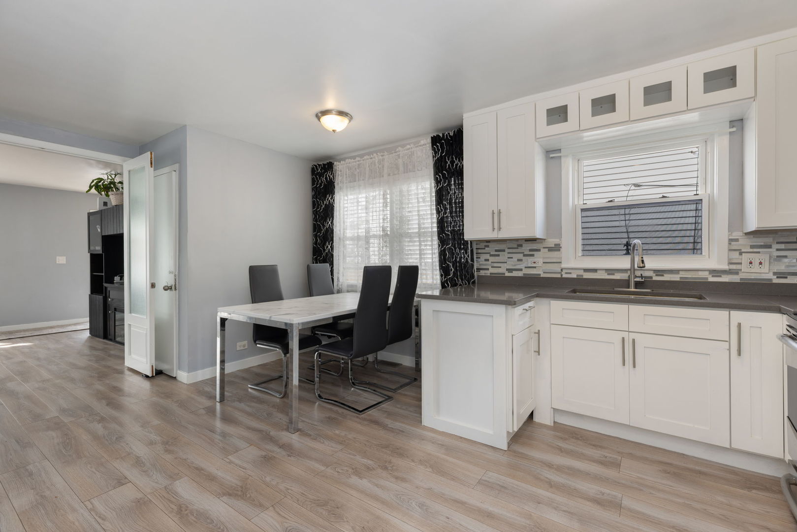 6718 W Forest Preserve Drive, Harwood Heights, IL 60706