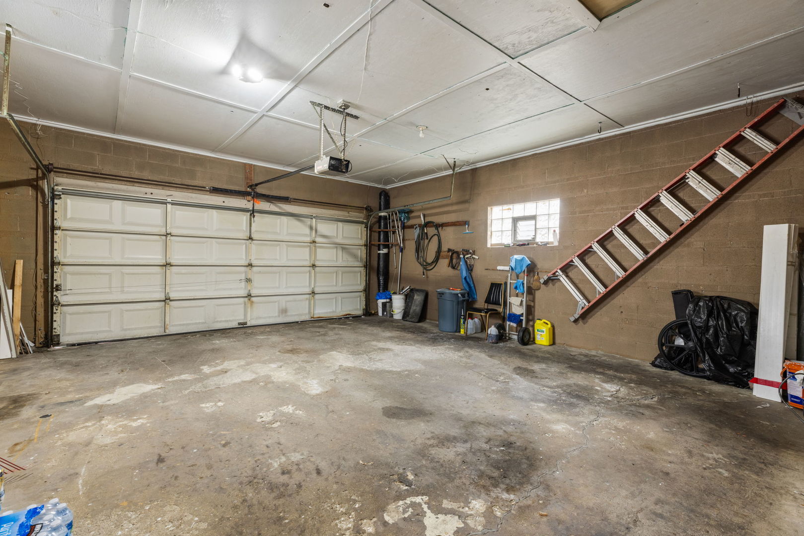 6718 W Forest Preserve Drive, Harwood Heights, IL 60706