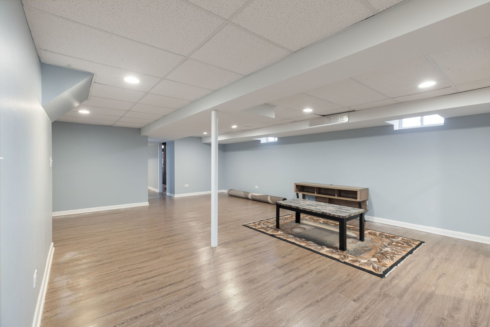 6718 W Forest Preserve Drive, Harwood Heights, IL 60706