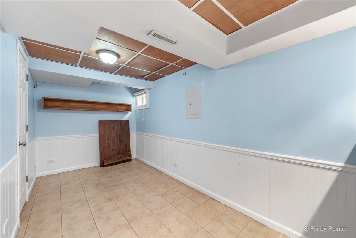 1990 WILDWOOD Lane, Hanover Park, IL 60133