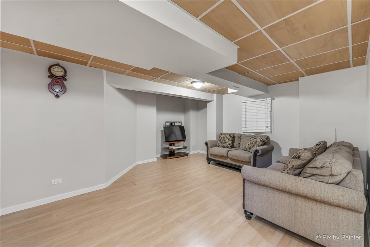 1990 WILDWOOD Lane, Hanover Park, IL 60133