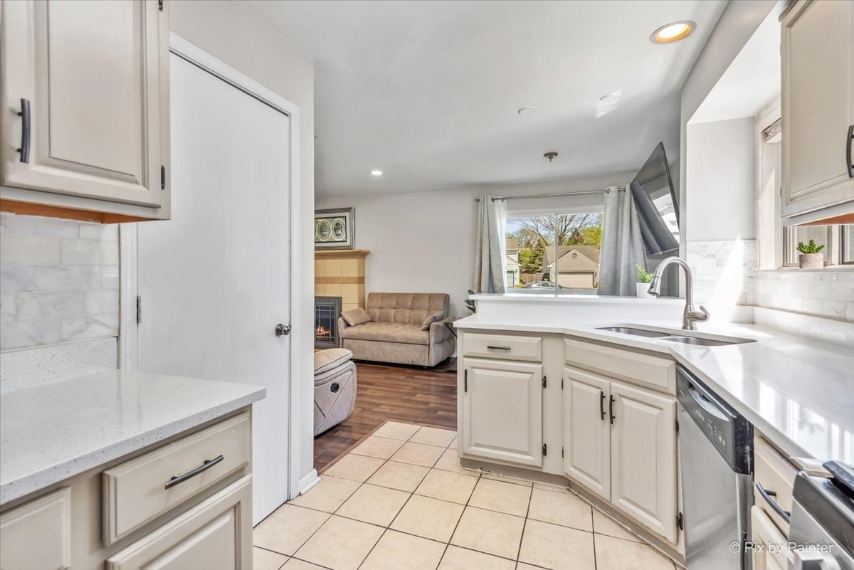 1990 WILDWOOD Lane, Hanover Park, IL 60133