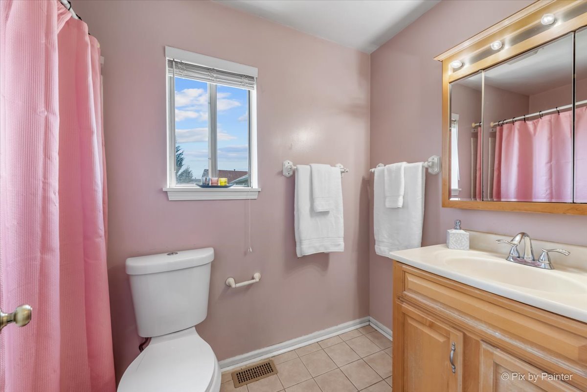 1990 WILDWOOD Lane, Hanover Park, IL 60133