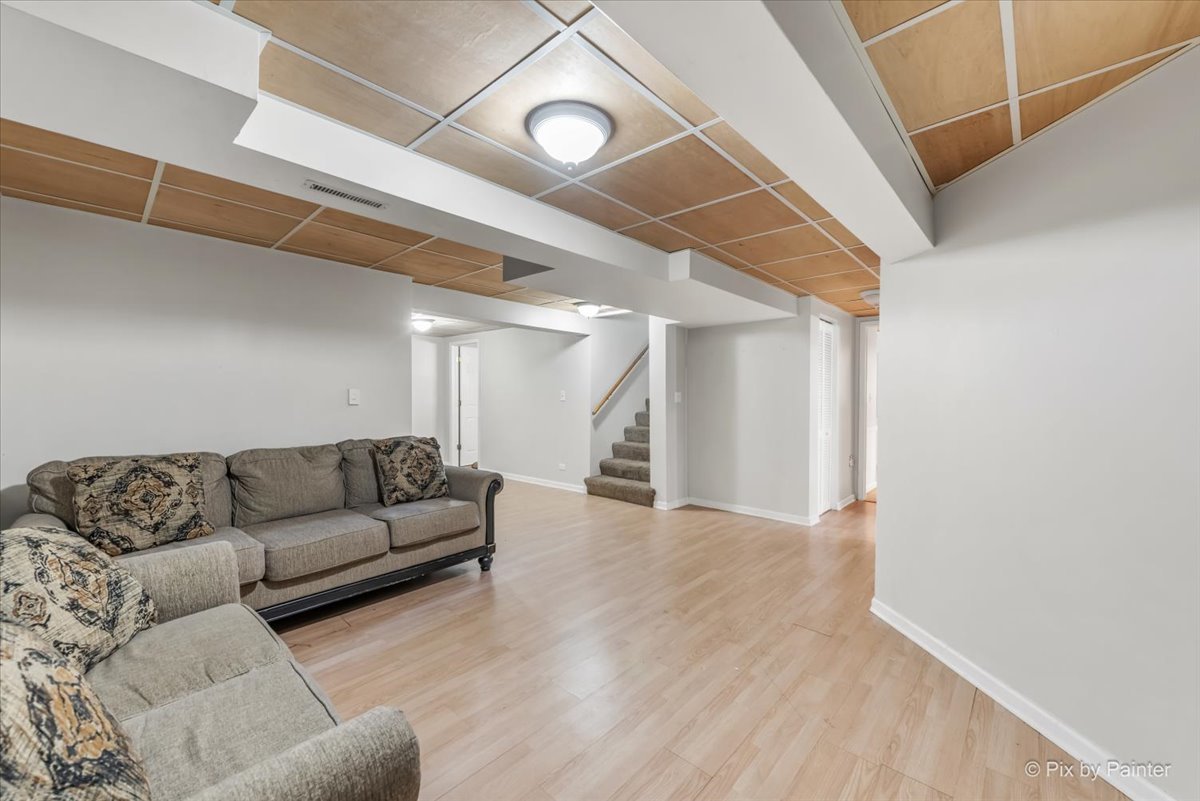 1990 WILDWOOD Lane, Hanover Park, IL 60133