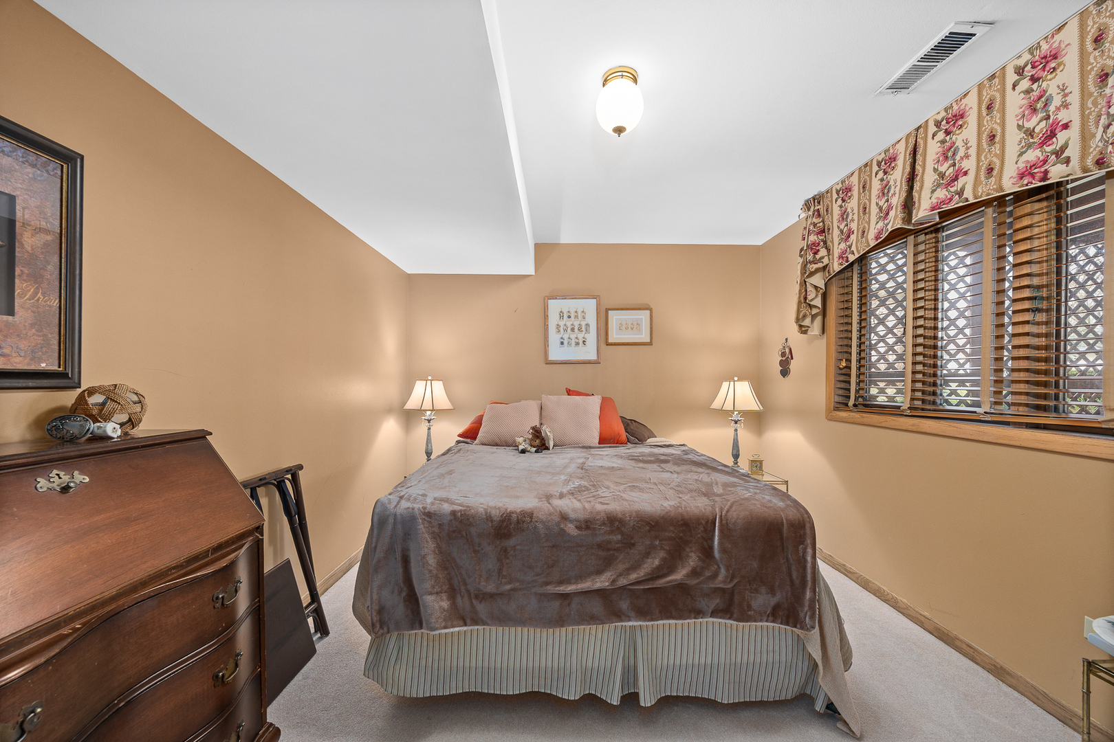 8537 Walnut Avenue, Orland Park, IL 60462