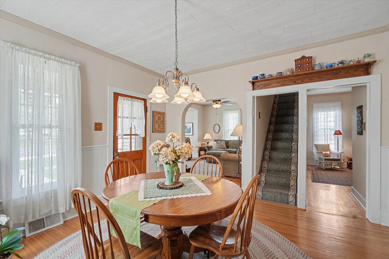 102 S WOOD Street, Gibson City, IL 60936