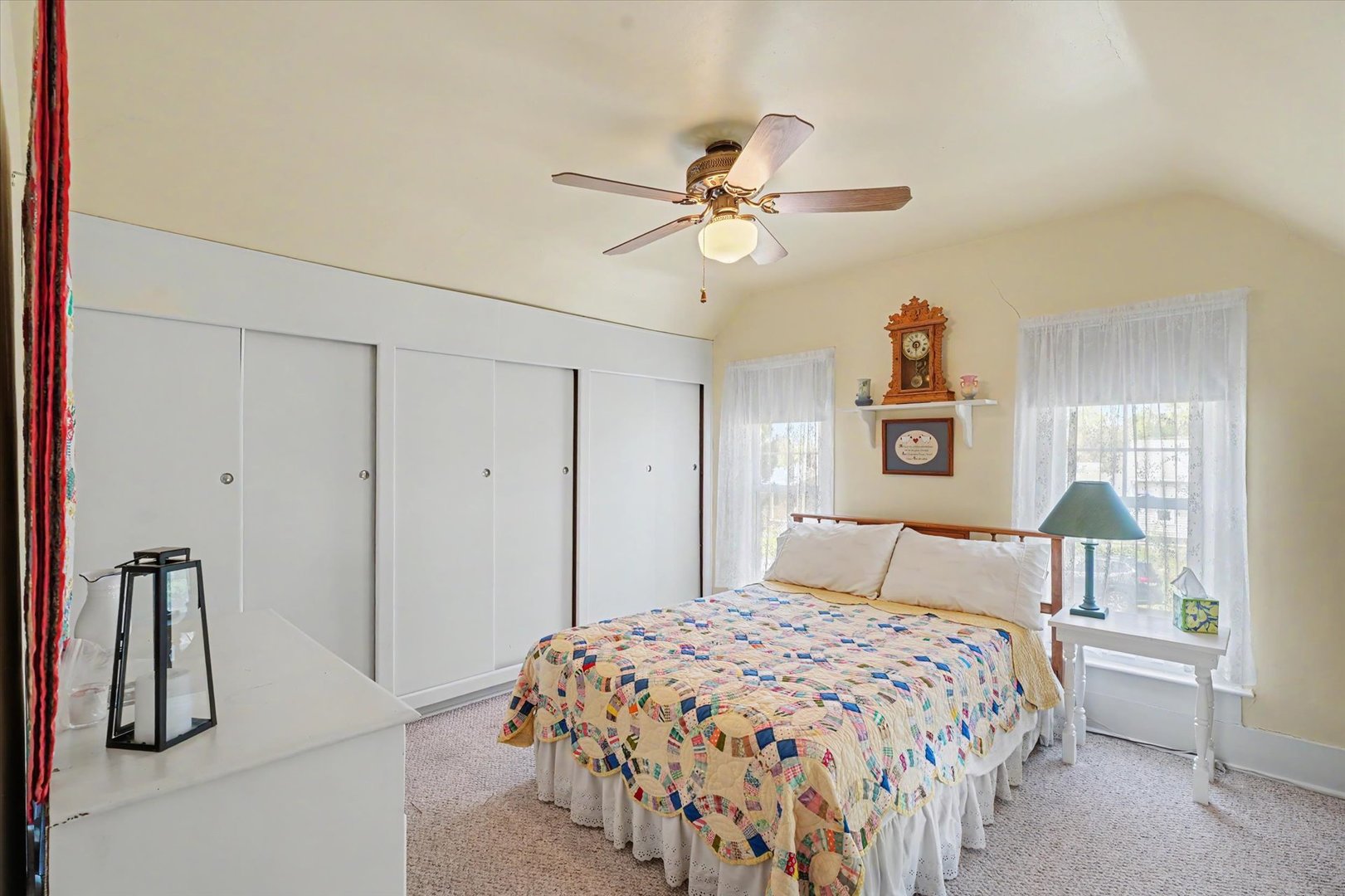 102 S WOOD Street, Gibson City, IL 60936