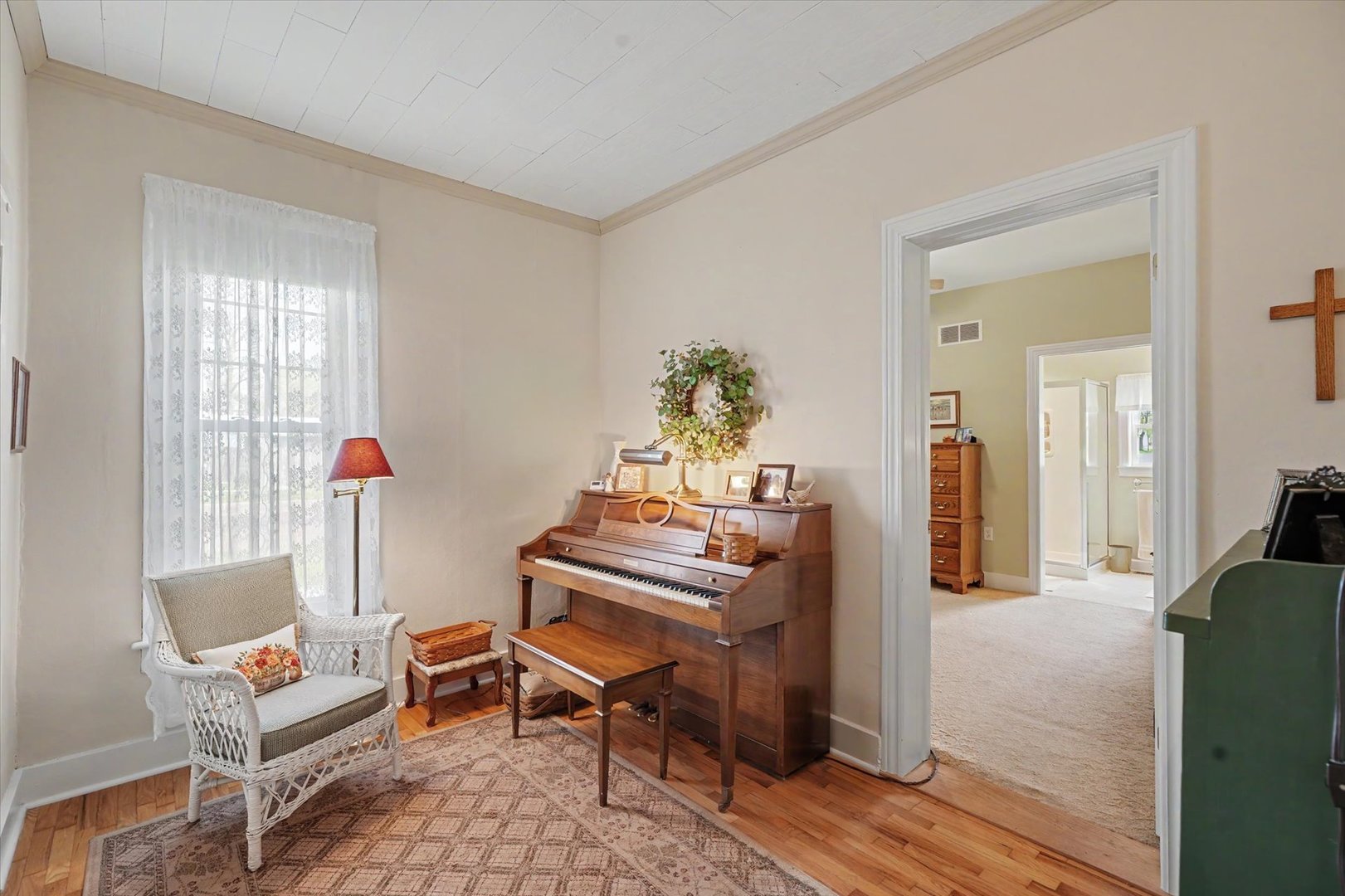 102 S WOOD Street, Gibson City, IL 60936