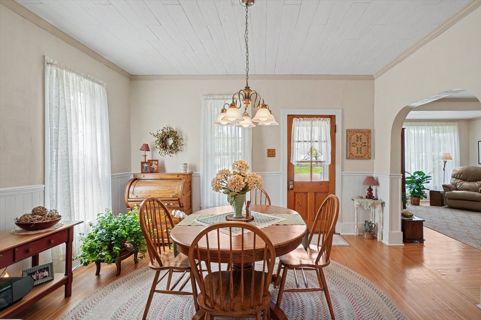 102 S WOOD Street, Gibson City, IL 60936