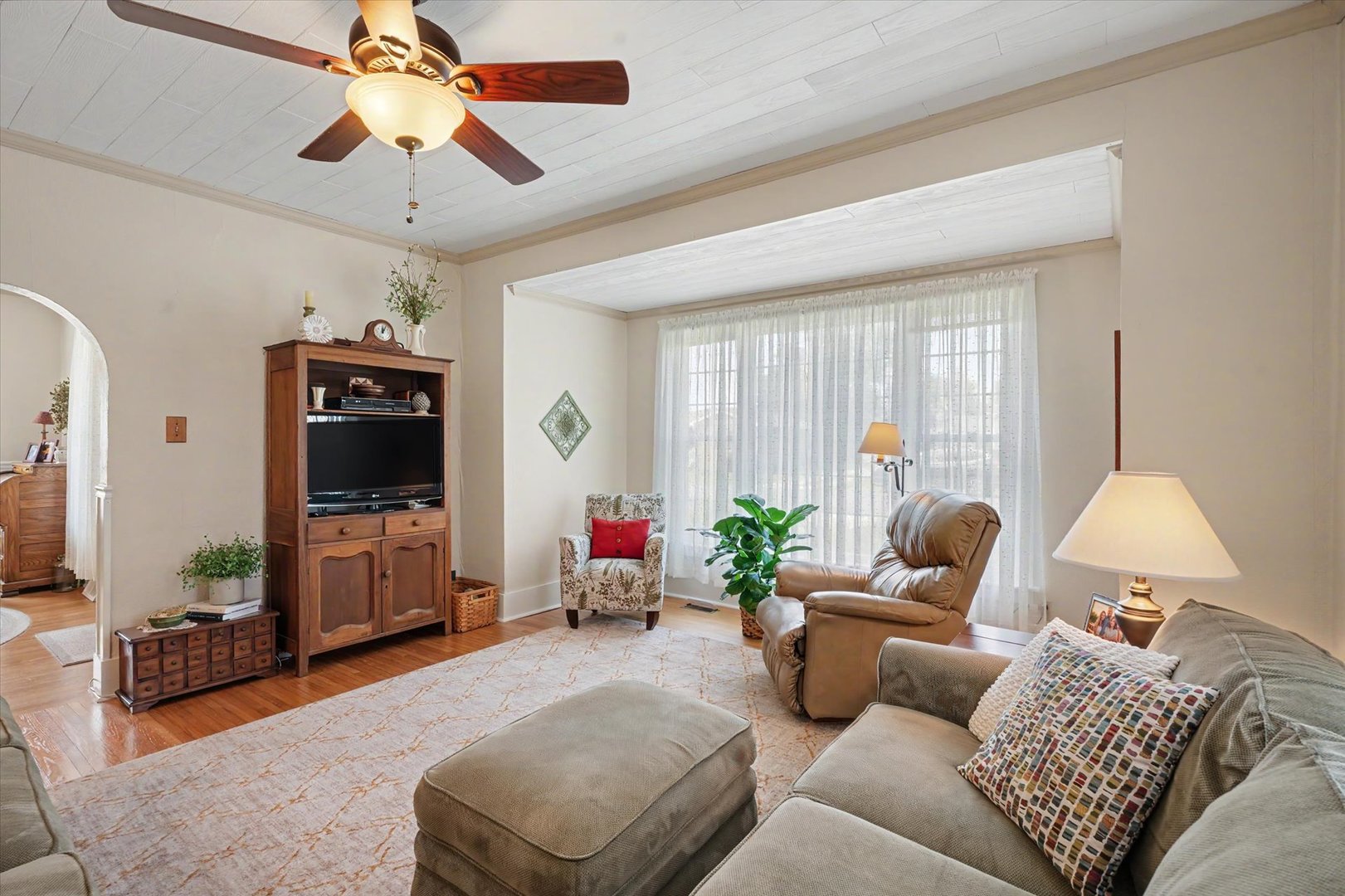 102 S WOOD Street, Gibson City, IL 60936