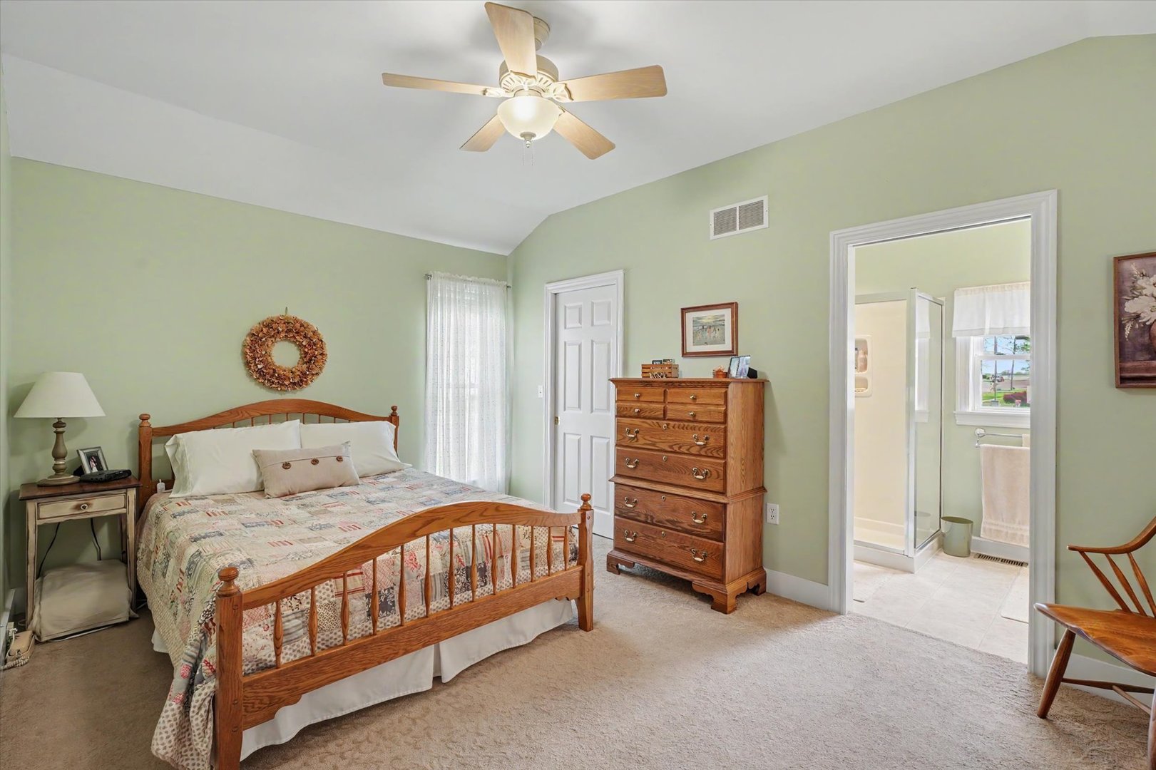 102 S WOOD Street, Gibson City, IL 60936