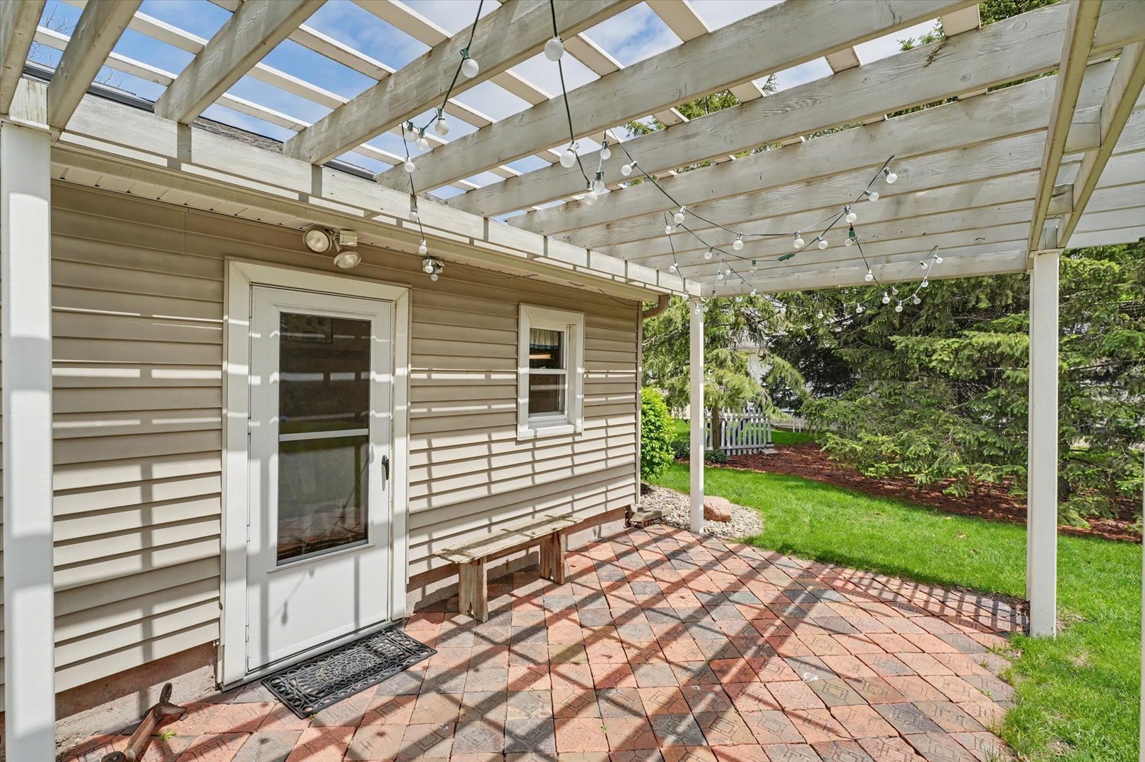 102 S WOOD Street, Gibson City, IL 60936