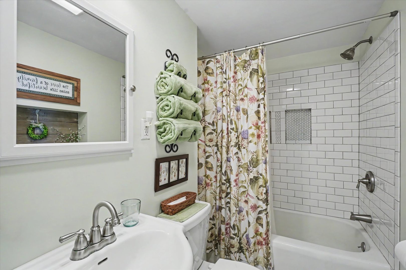 102 S WOOD Street, Gibson City, IL 60936