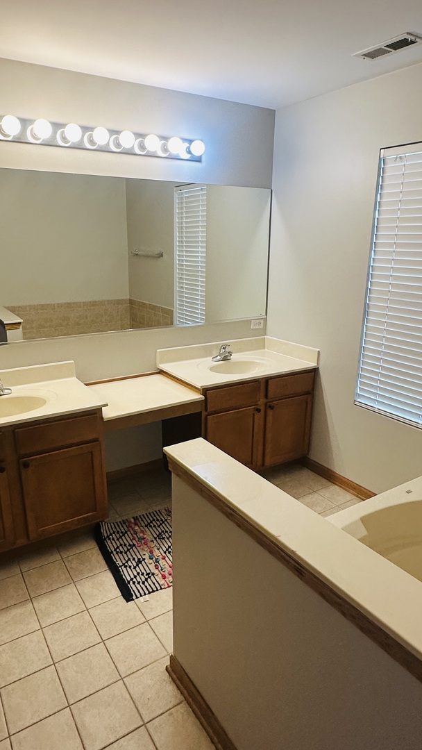 1637 Trails End Lane, Bolingbrook, IL 60490