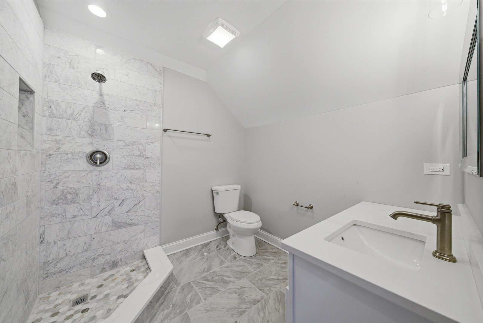 9090 Big Sable Point, Frankfort, IL 60423