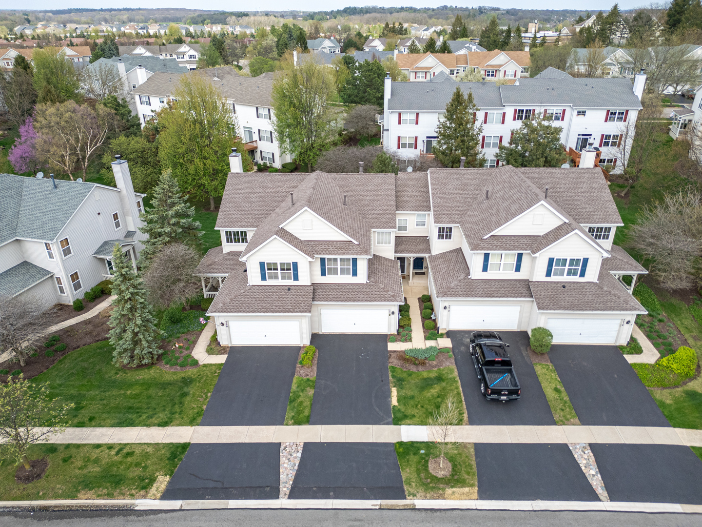 270 Grand Ridge Road #270, St. Charles, IL 60175