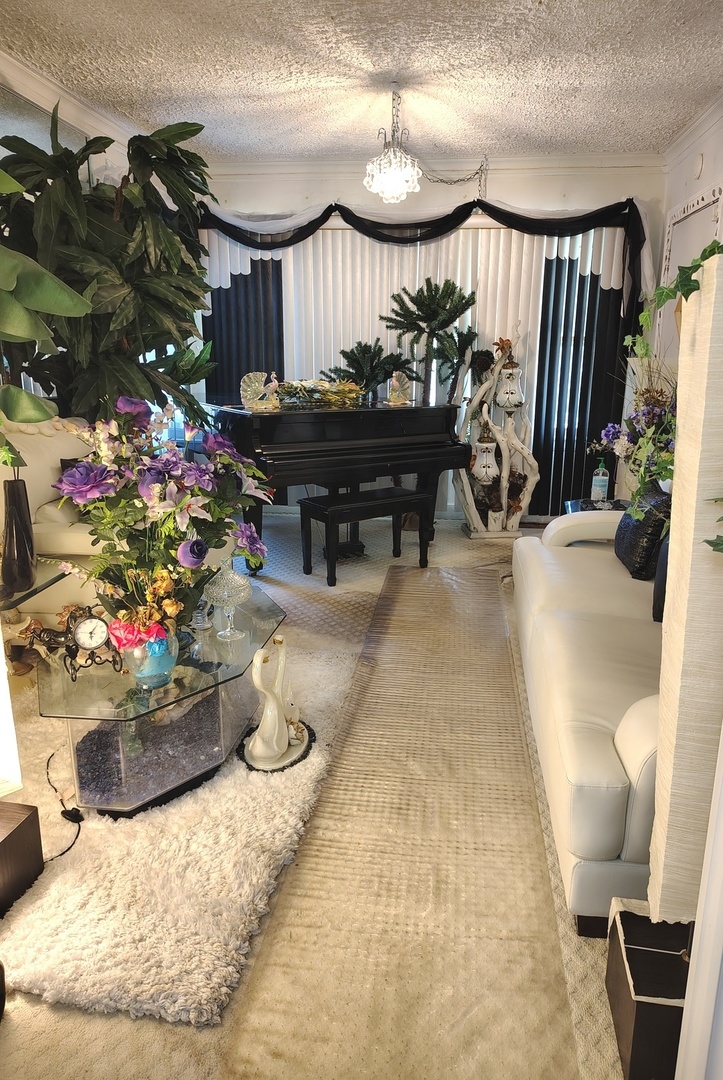 4831 W Haddon Avenue, Chicago, IL 60651