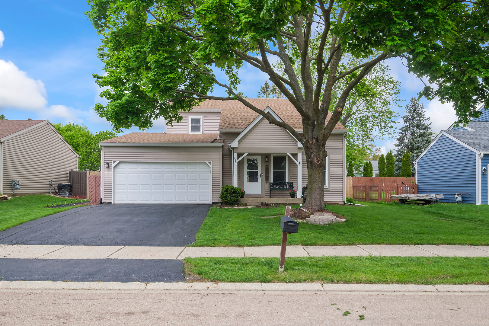 2250 Bannister Lane, Aurora, IL 60504