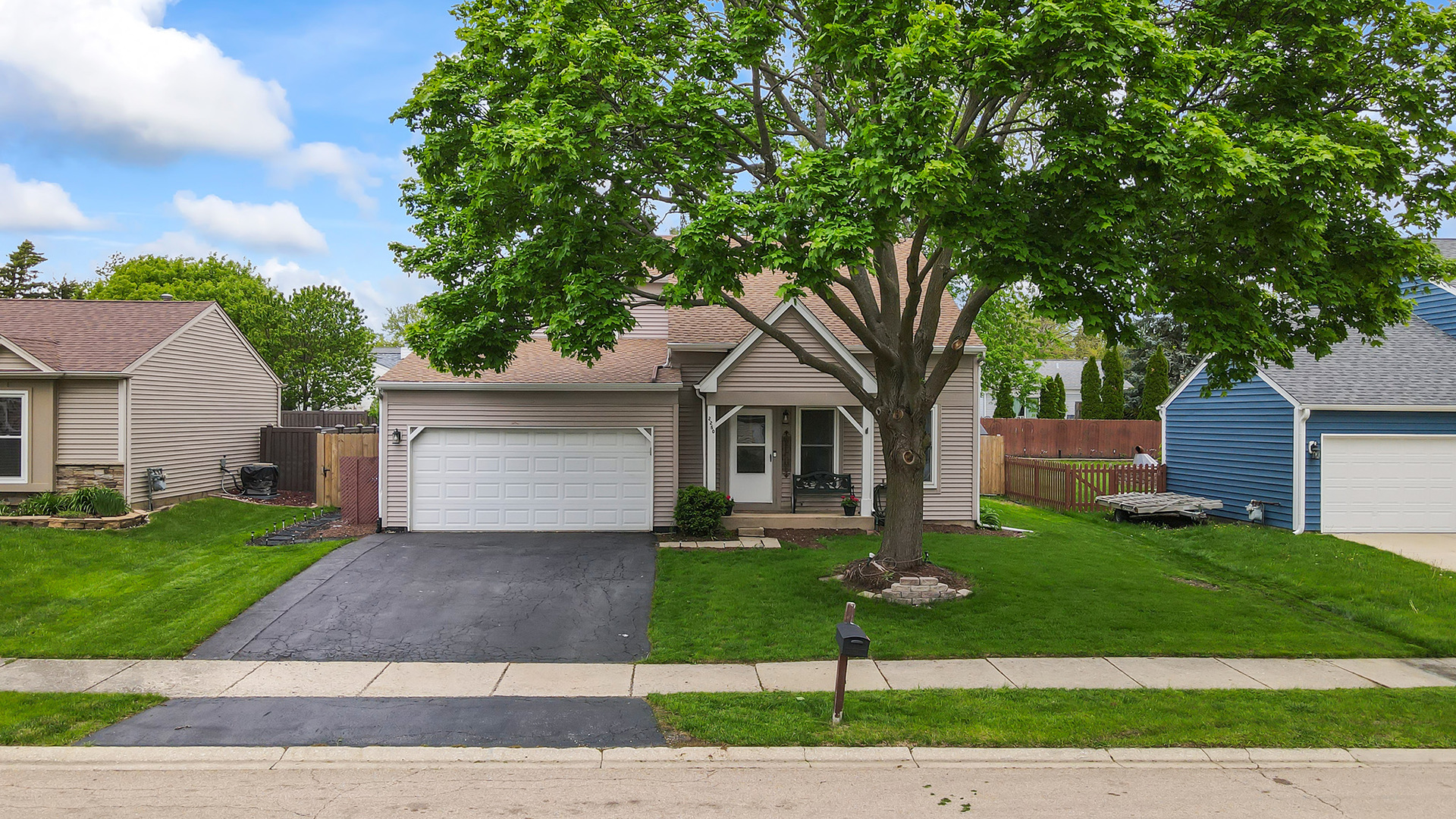 2250 Bannister Lane, Aurora, IL 60504