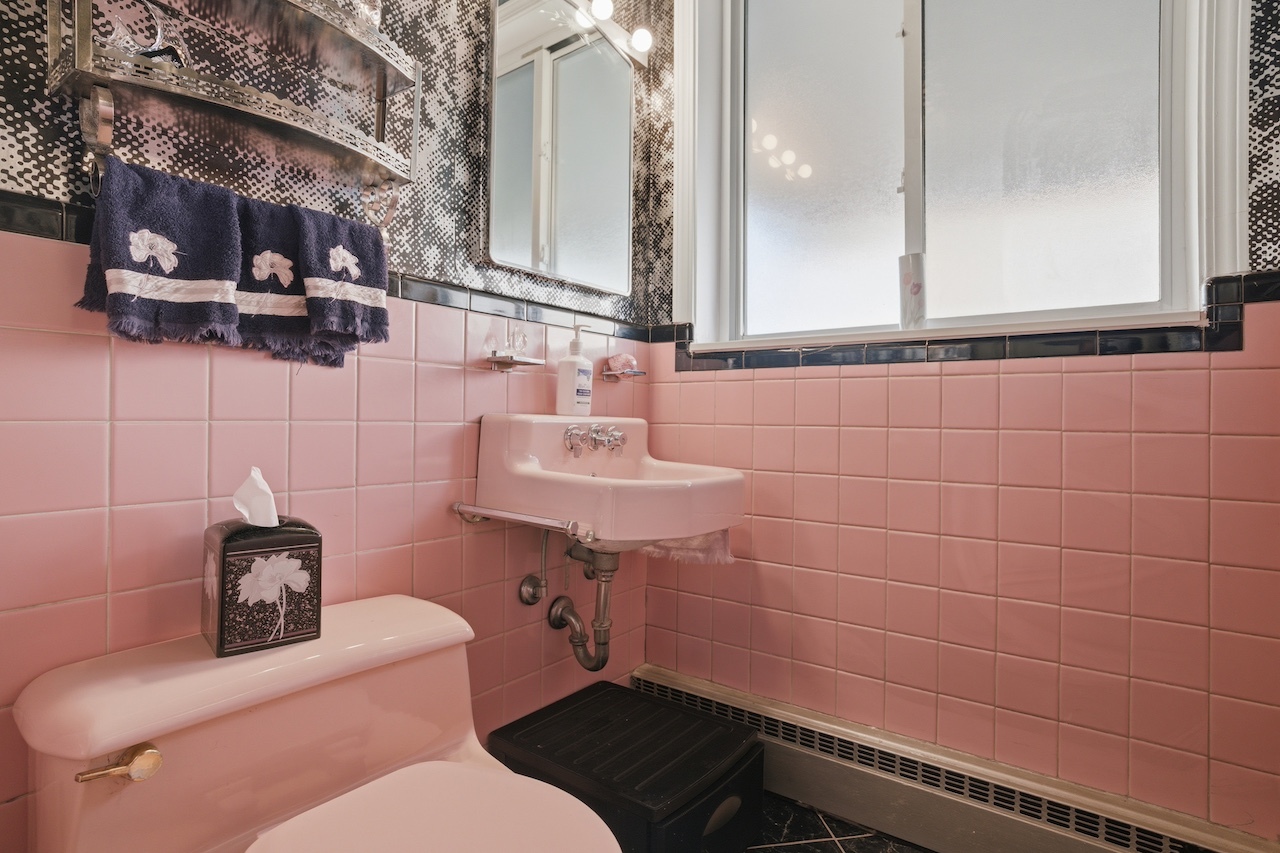 2711 W Balmoral Avenue, Chicago, IL 60625