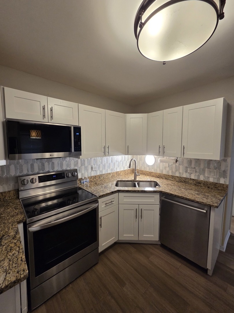 406 College Crossing, Rolling Meadows, IL 60008