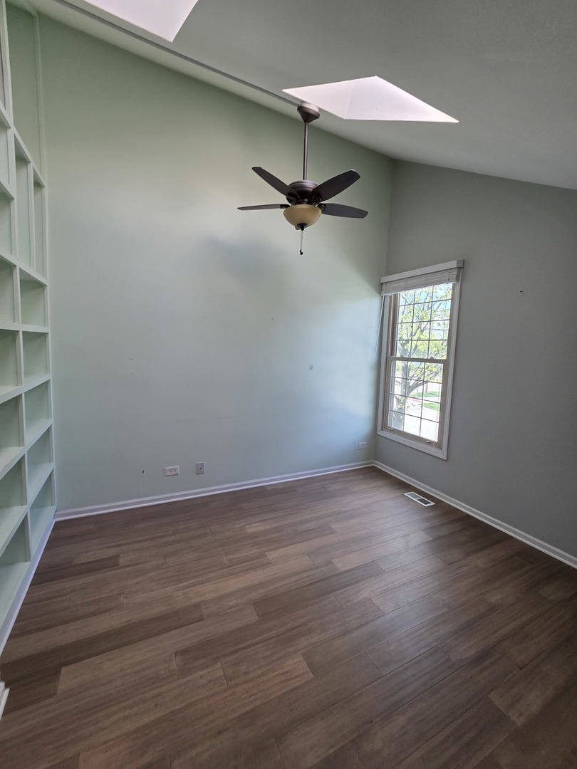 406 College Crossing, Rolling Meadows, IL 60008