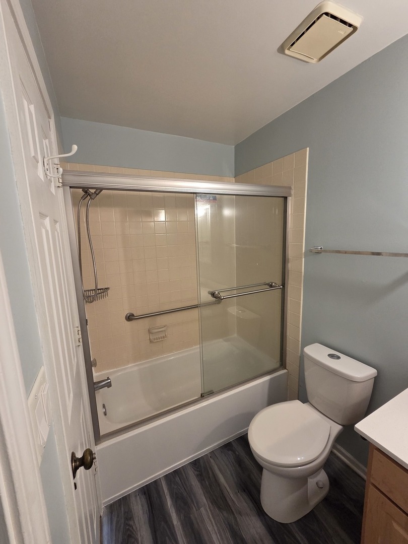 406 College Crossing, Rolling Meadows, IL 60008