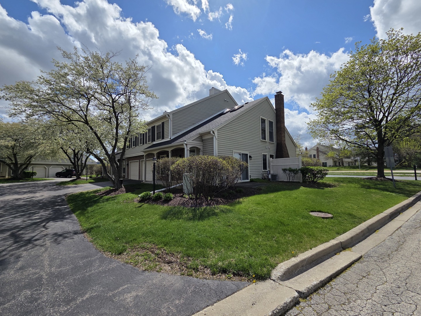 406 College Crossing, Rolling Meadows, IL 60008