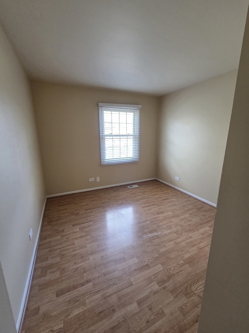 406 College Crossing, Rolling Meadows, IL 60008