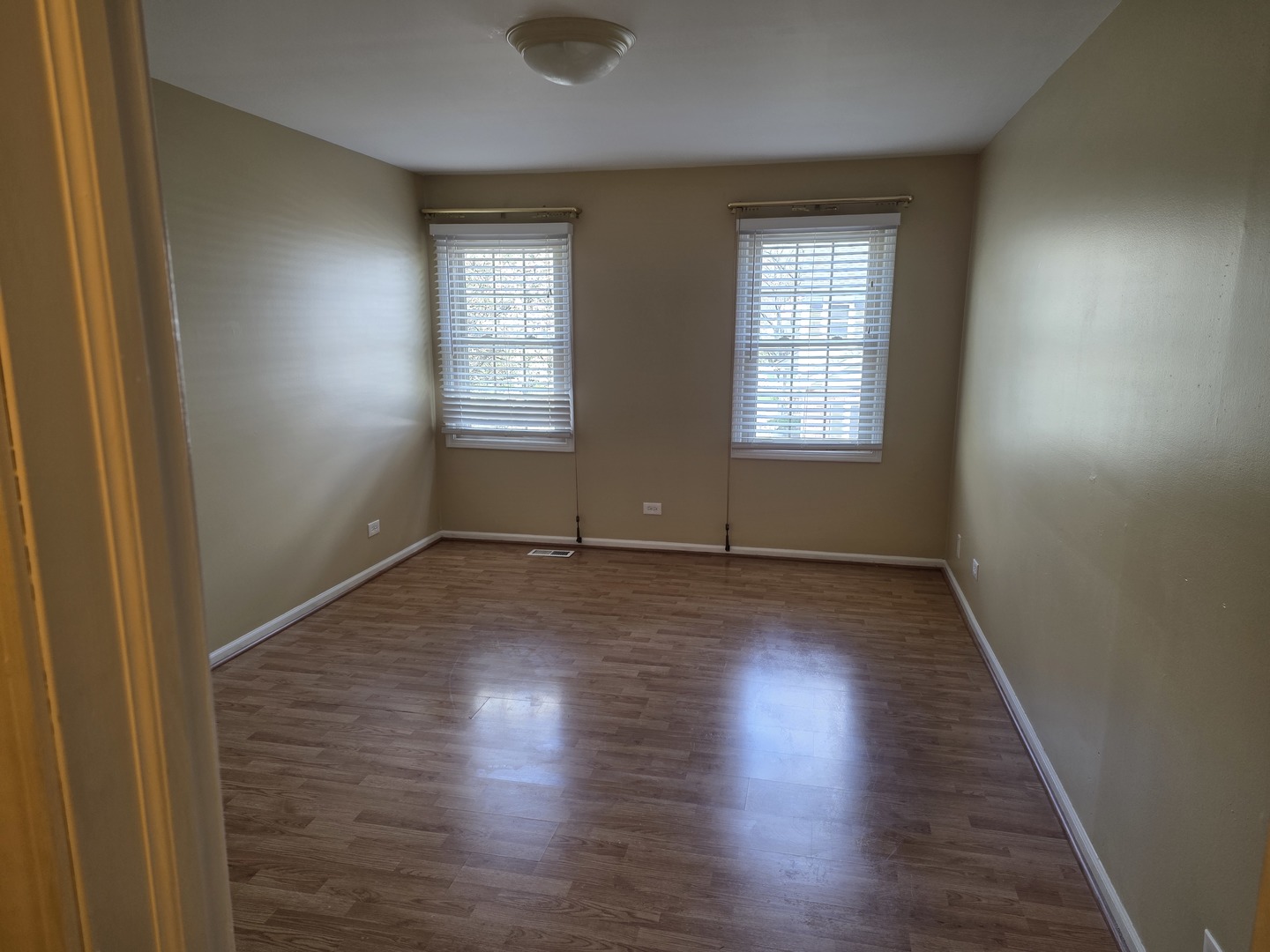 406 College Crossing, Rolling Meadows, IL 60008