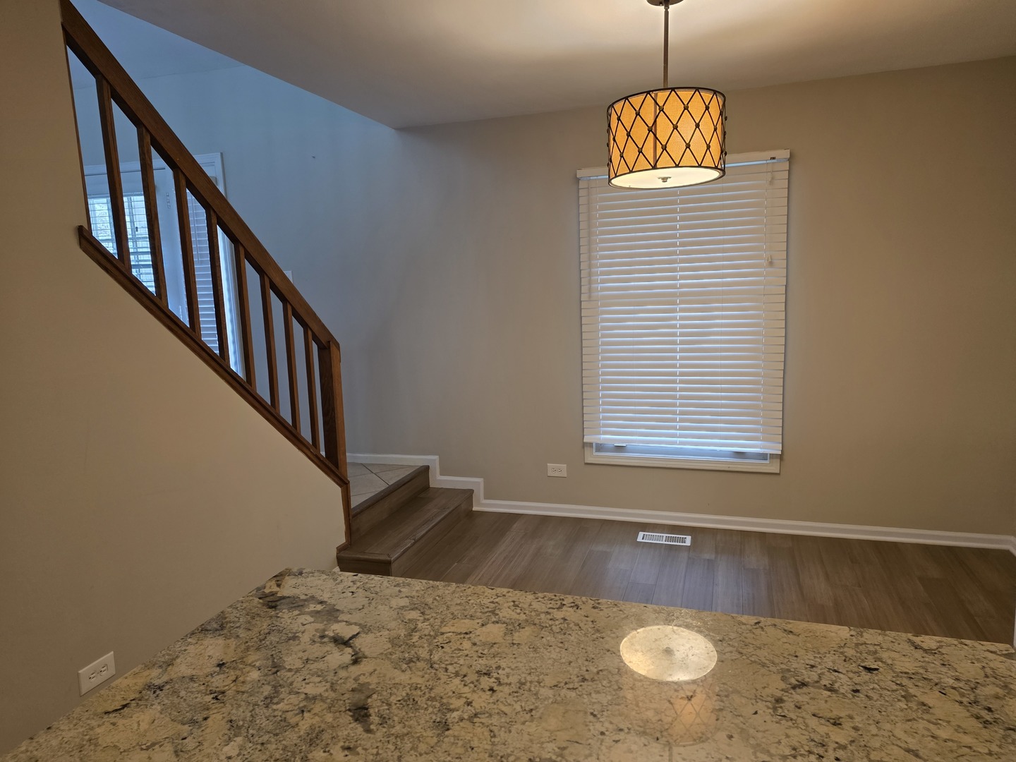 406 College Crossing, Rolling Meadows, IL 60008