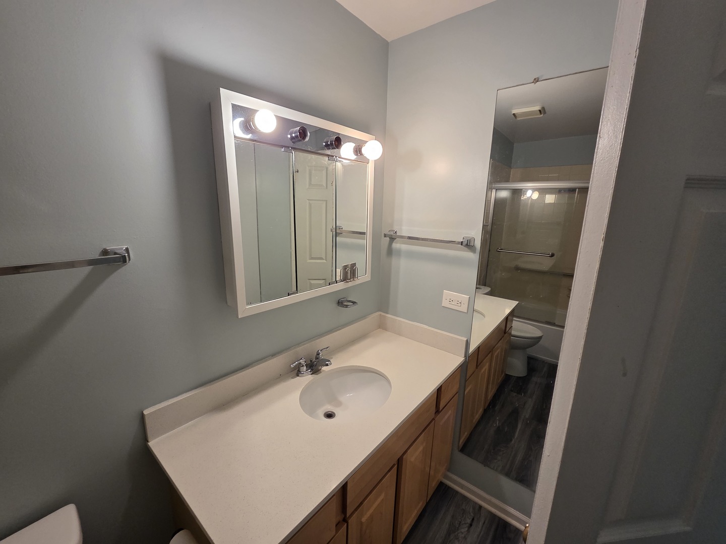 406 College Crossing, Rolling Meadows, IL 60008