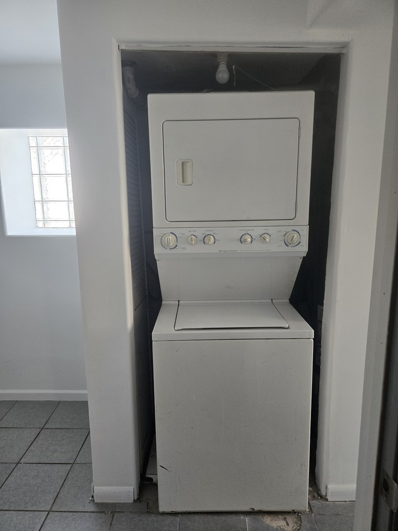 7204 S Rhodes Avenue, Chicago, IL 60619