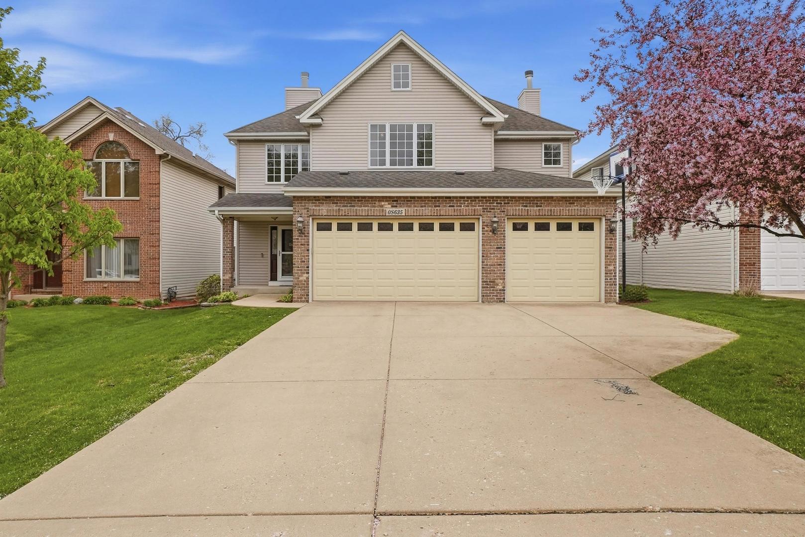 0S635 Robbins Street, Winfield, IL 60190