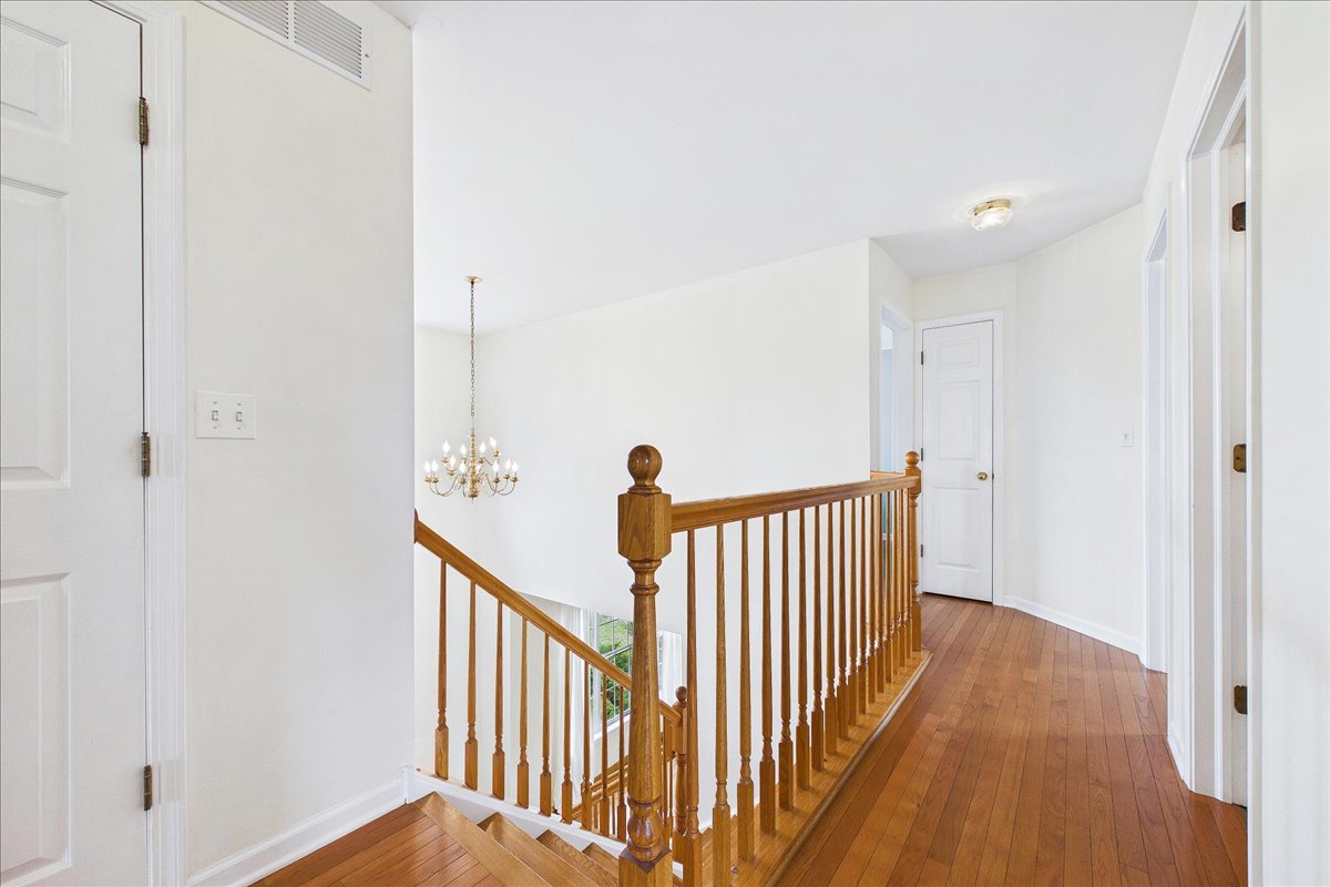 913 Meadowridge Drive, Aurora, IL 60504